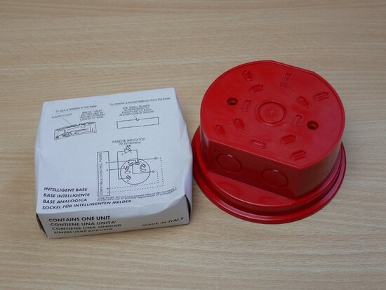 System Sensor BRR advanced plinth red IP44