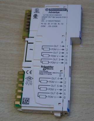 Telemecanique STBDDO3600 standard digital output module STB - 24 V DC