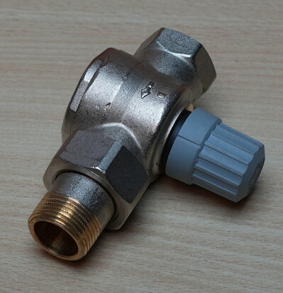 Danfoss 013G3386 radiator valve straight