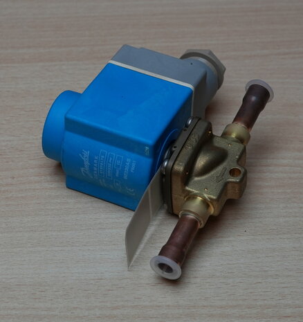 Danfoss 032F2083 EVR6 valve with 230V coil